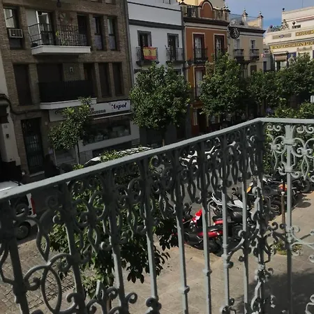 San Jorge Suites Triana Sevilla Buitenkant foto